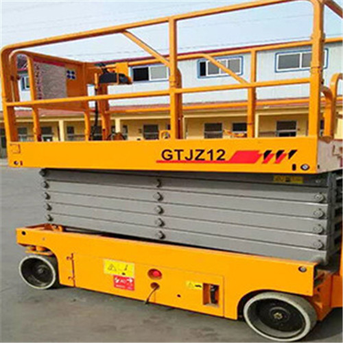 自行剪叉式升降平臺(tái)